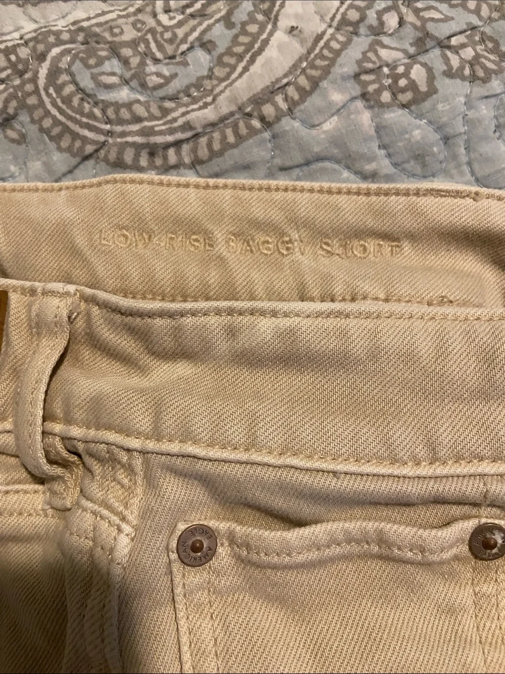 American Eagle Baggy Khaki Shorts